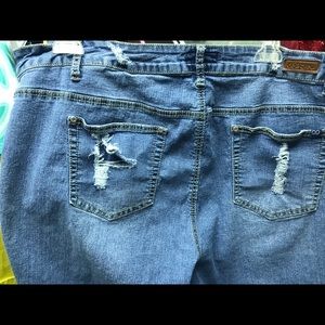 Distressed denim capris